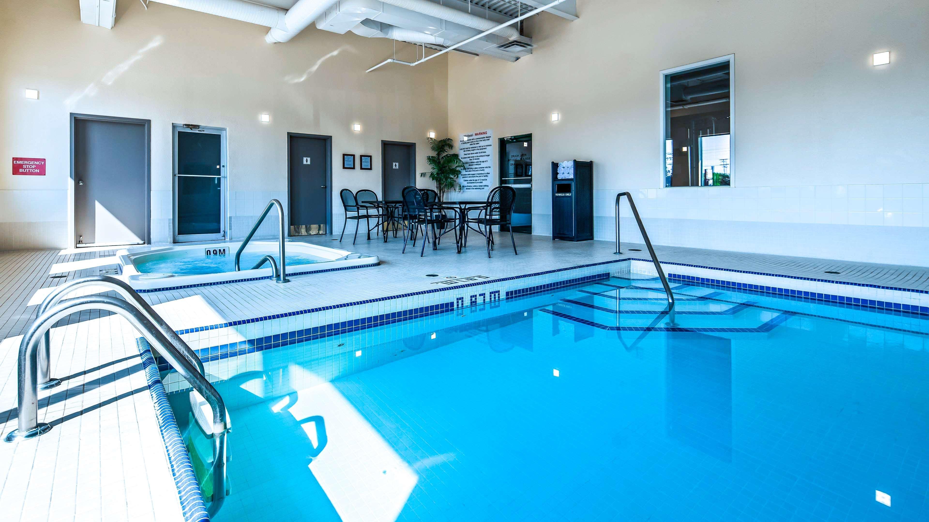 Best Western Plus Winnipeg Airport Hotel Buitenkant foto