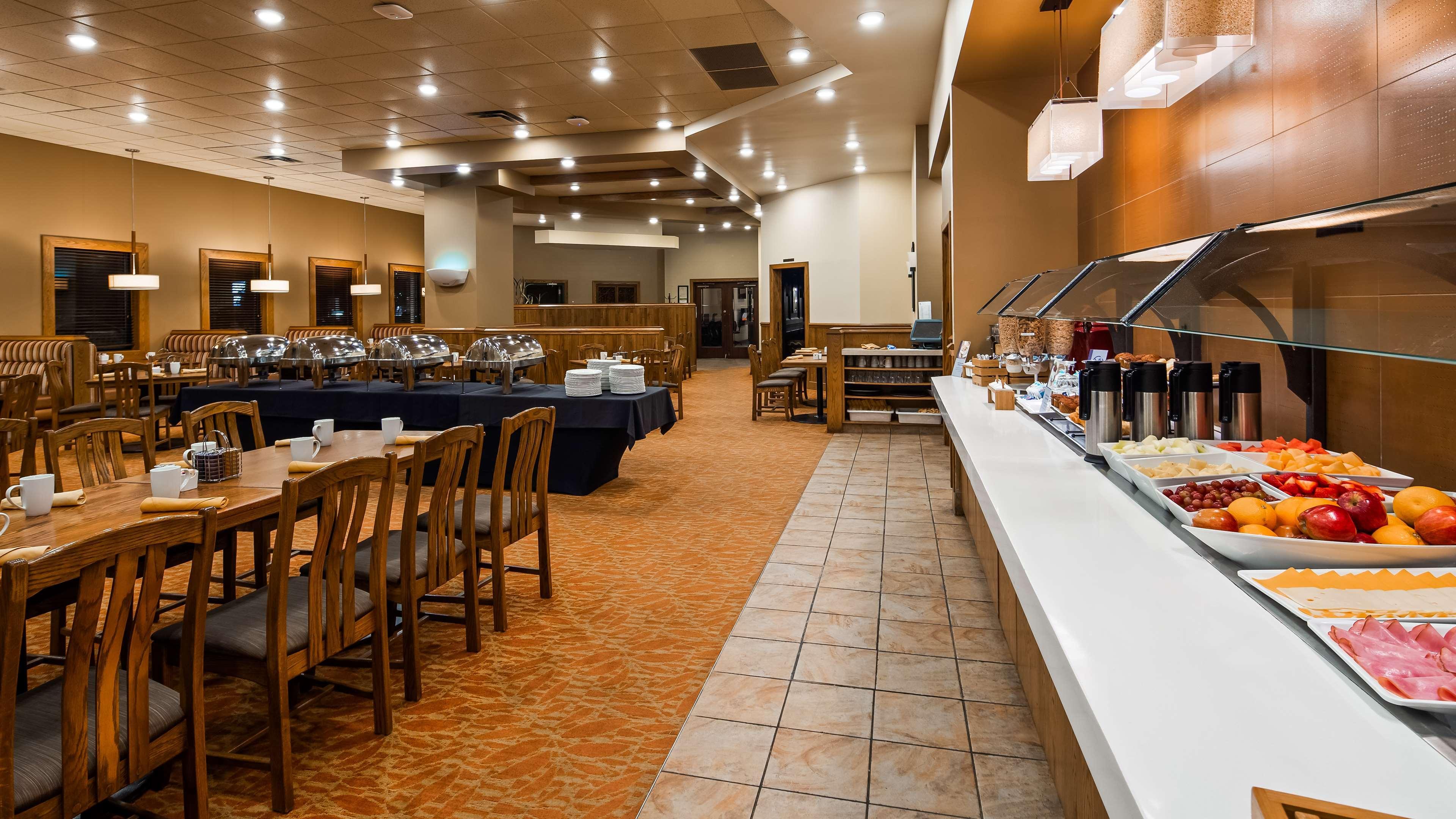 Best Western Plus Winnipeg Airport Hotel Buitenkant foto