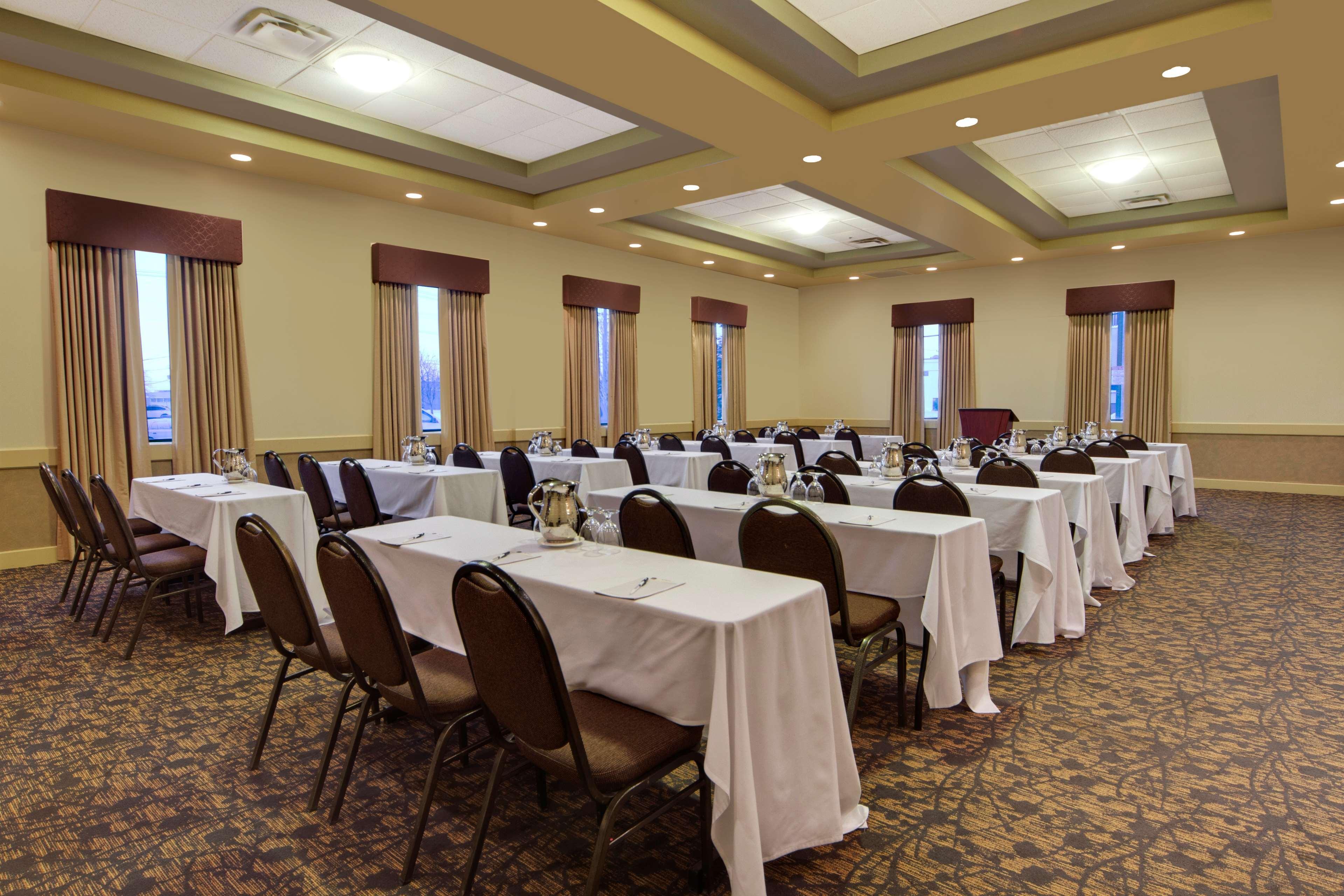 Best Western Plus Winnipeg Airport Hotel Buitenkant foto