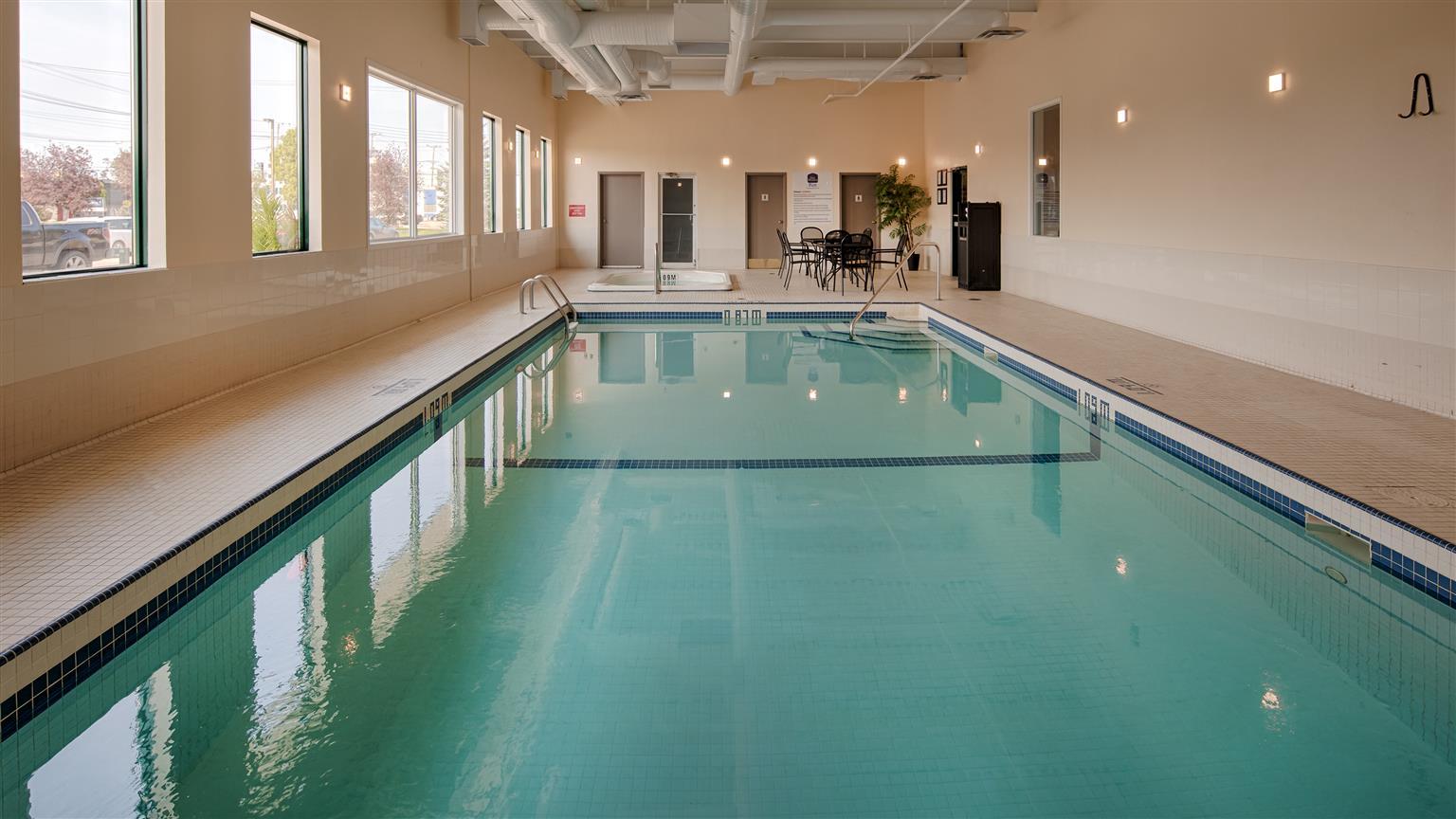 Best Western Plus Winnipeg Airport Hotel Buitenkant foto
