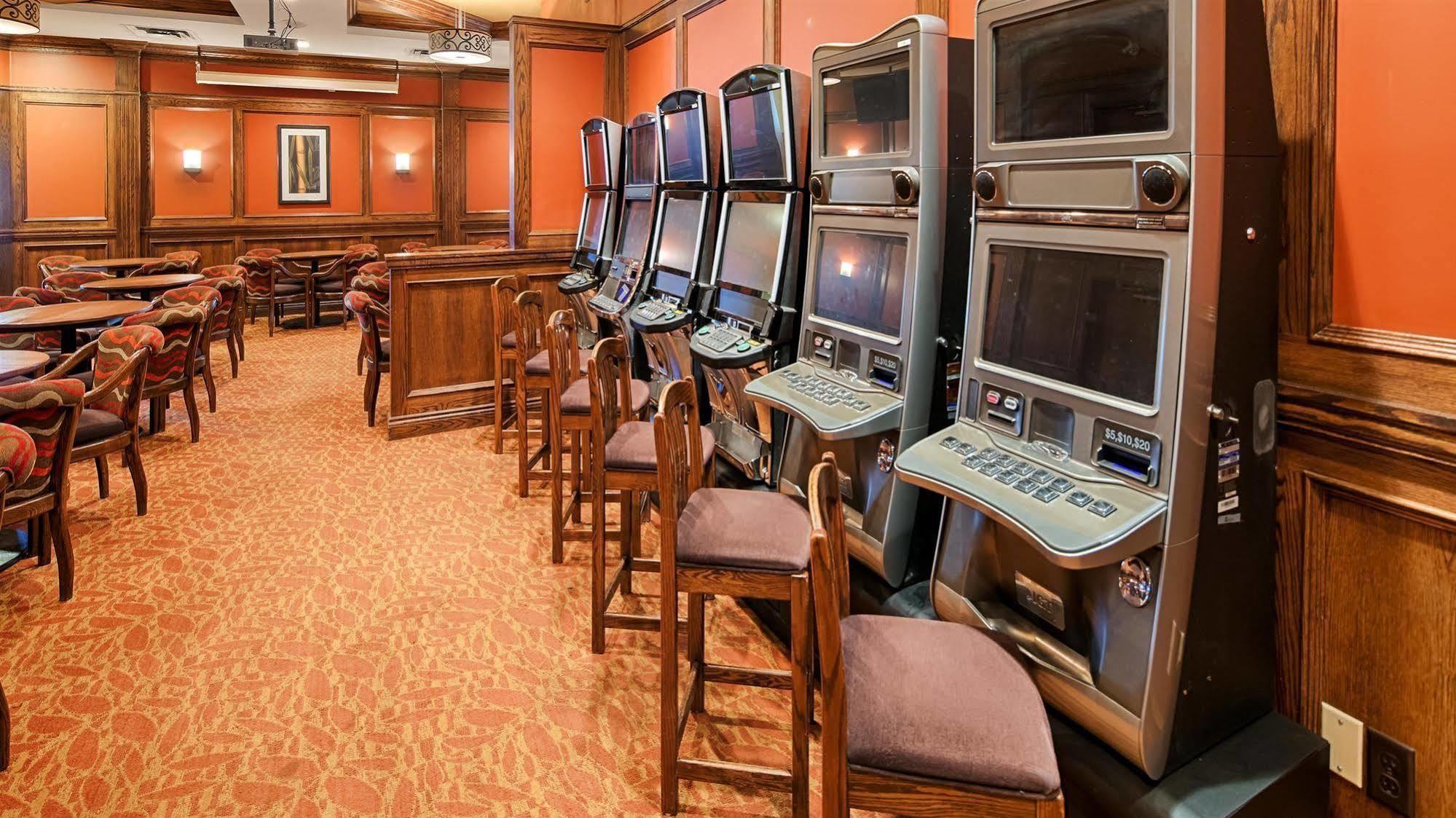 Best Western Plus Winnipeg Airport Hotel Buitenkant foto