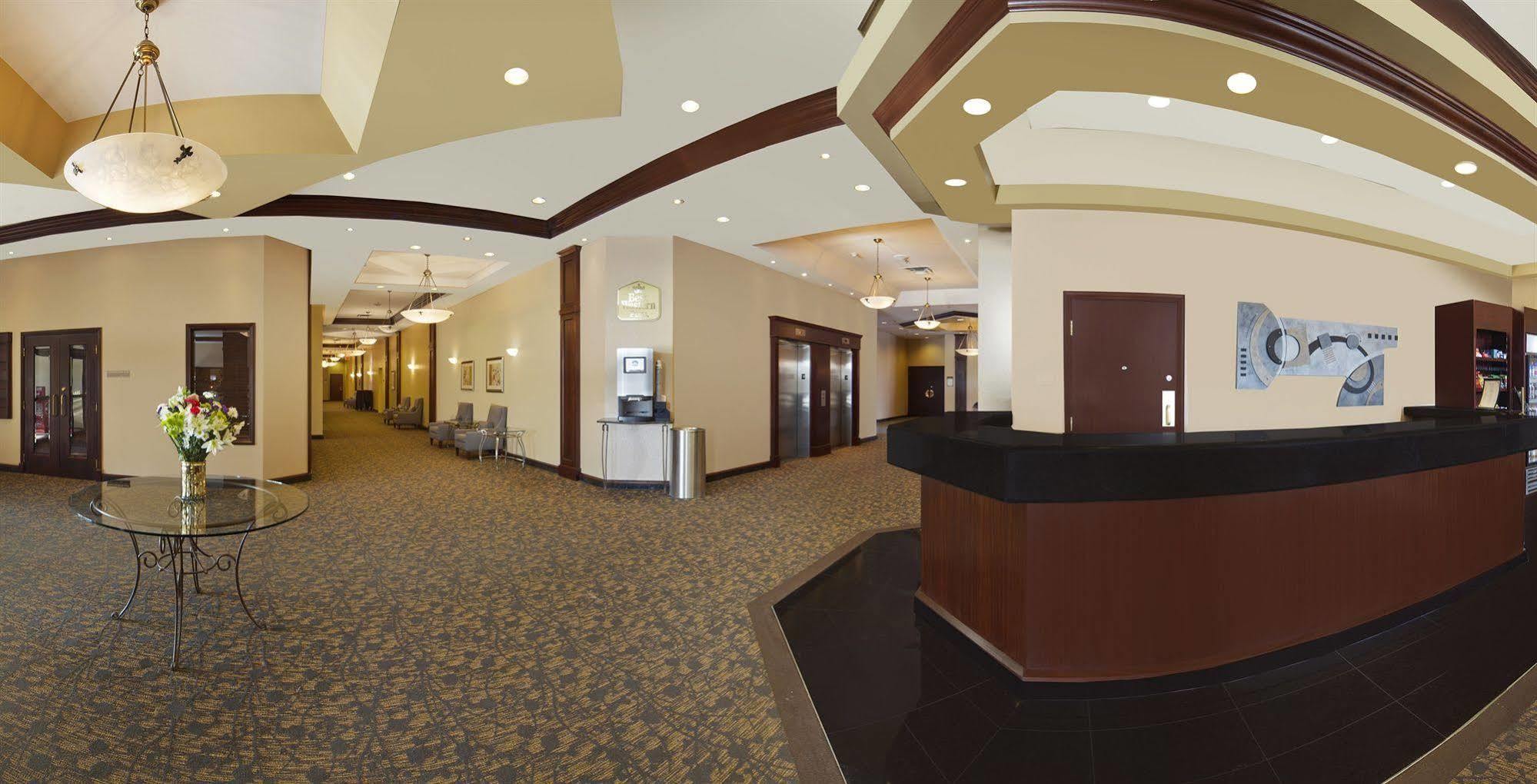 Best Western Plus Winnipeg Airport Hotel Buitenkant foto